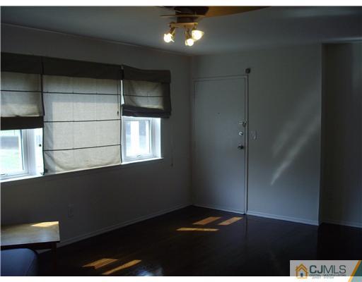 182 Evergreen Road, Unit 14 Edison, NJ 08837 - Photo 3 of 13 Gallery Image 3
