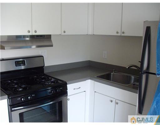 182 Evergreen Road, Unit 14 Edison, NJ 08837 - Photo 6 of 13 Gallery Image 6