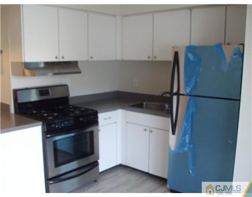 182 Evergreen Road, Unit 14 Edison, NJ 08837 - Photo 7 of 13 Gallery Image 7