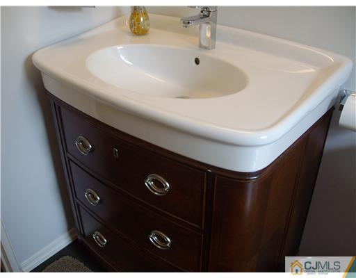 182 Evergreen Road, Unit 14 Edison, NJ 08837 - Photo 10 of 13 Gallery Image 10