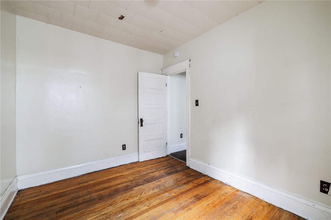 55 Austin Street Rochester, NY 14606 - Photo 4 of 32