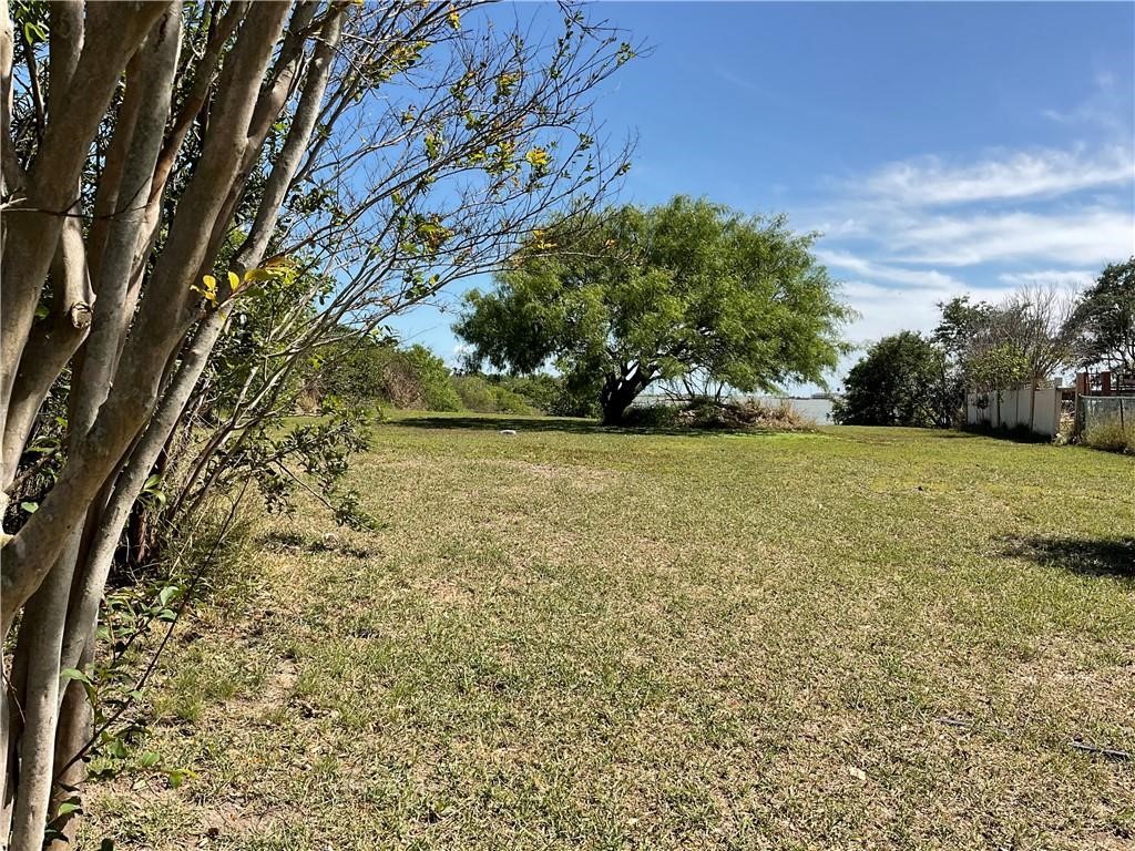 1014 Bluff Drive Portland, TX 78374 - Photo 2 of 7