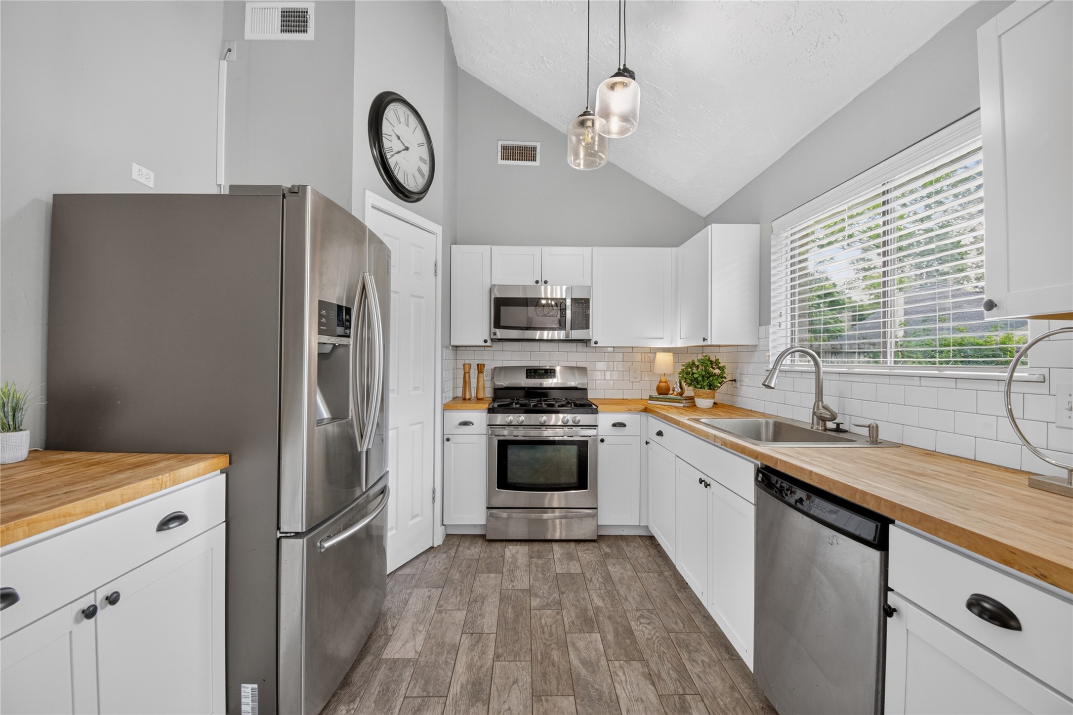 2018 Creston Drive Spring, TX 77386 - Photo 12 of 36