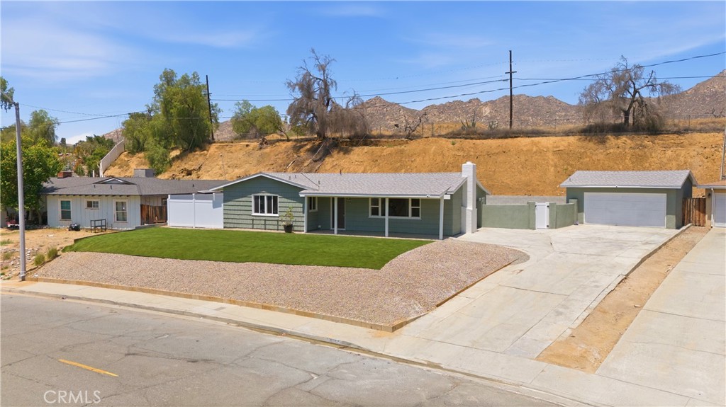3682 Mt Vernon Avenue Riverside, CA 92507 - Photo 3 of 41
