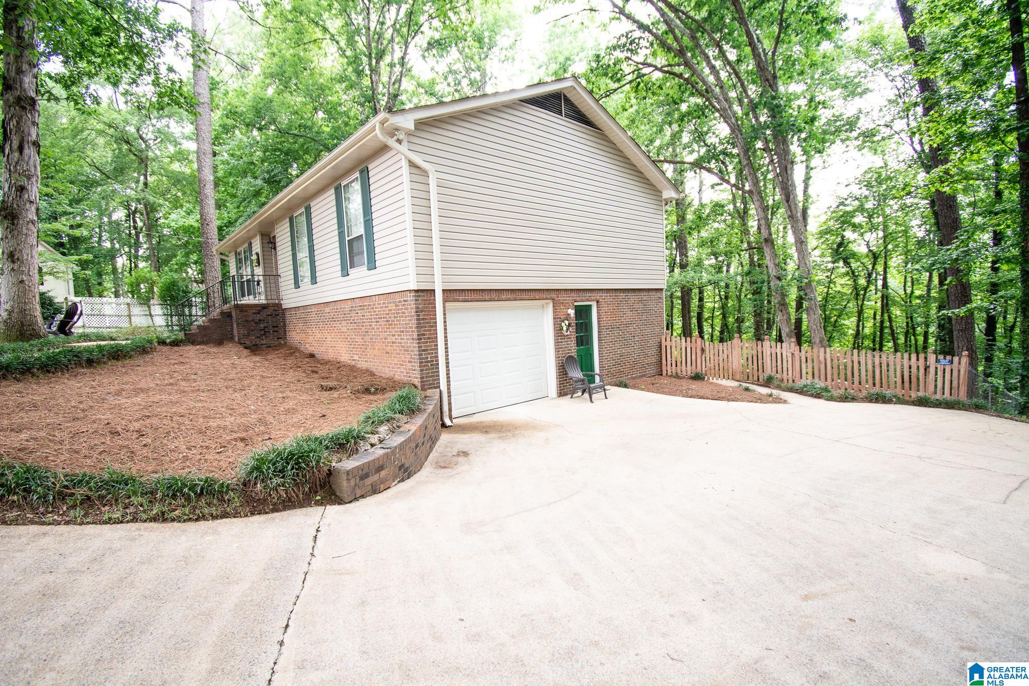 136 Hickory Street Alabaster, AL 35114 - Photo 4 of 36