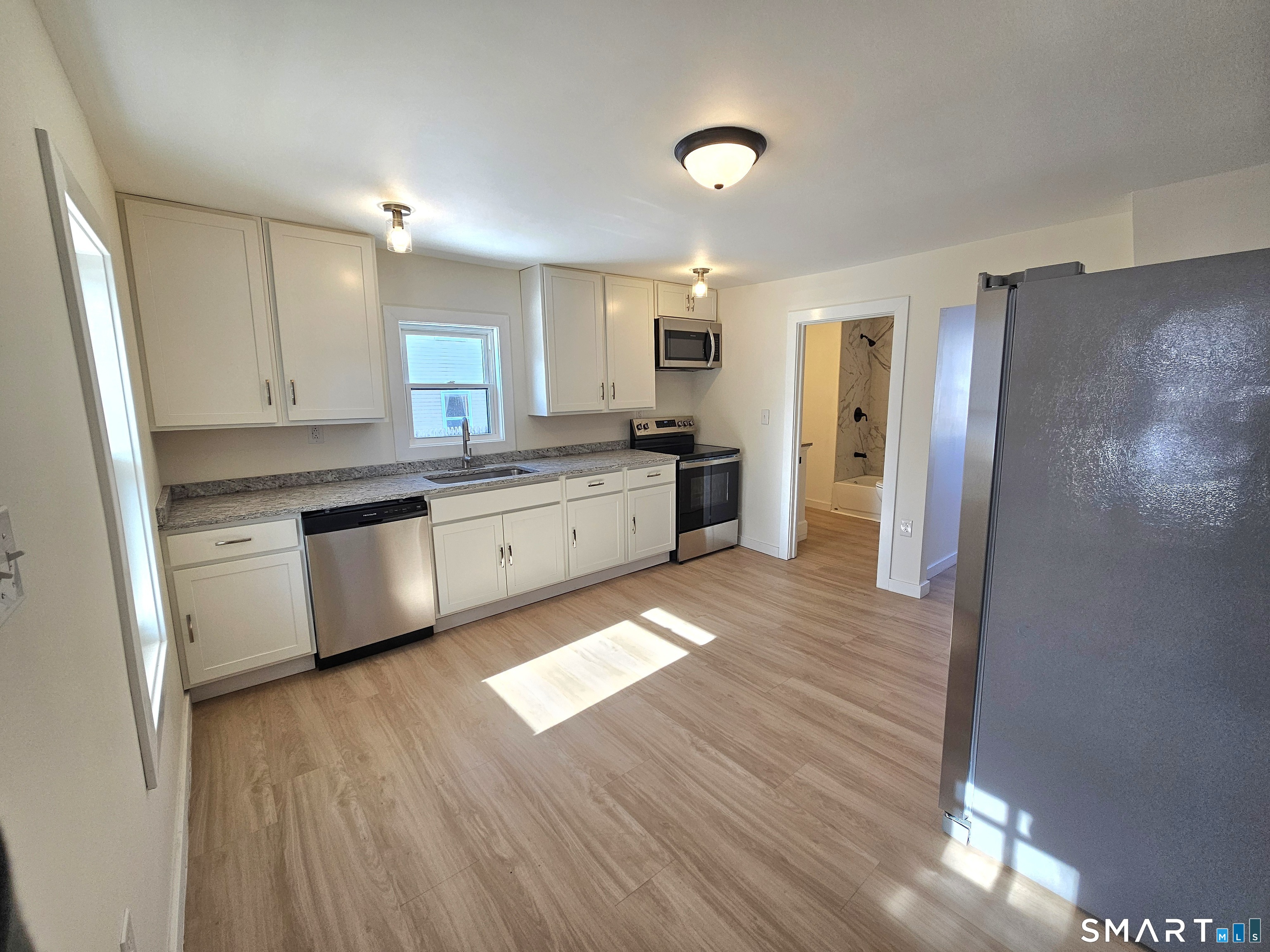 55 Battey Street Putnam, CT 06260 - Photo 5 of 24