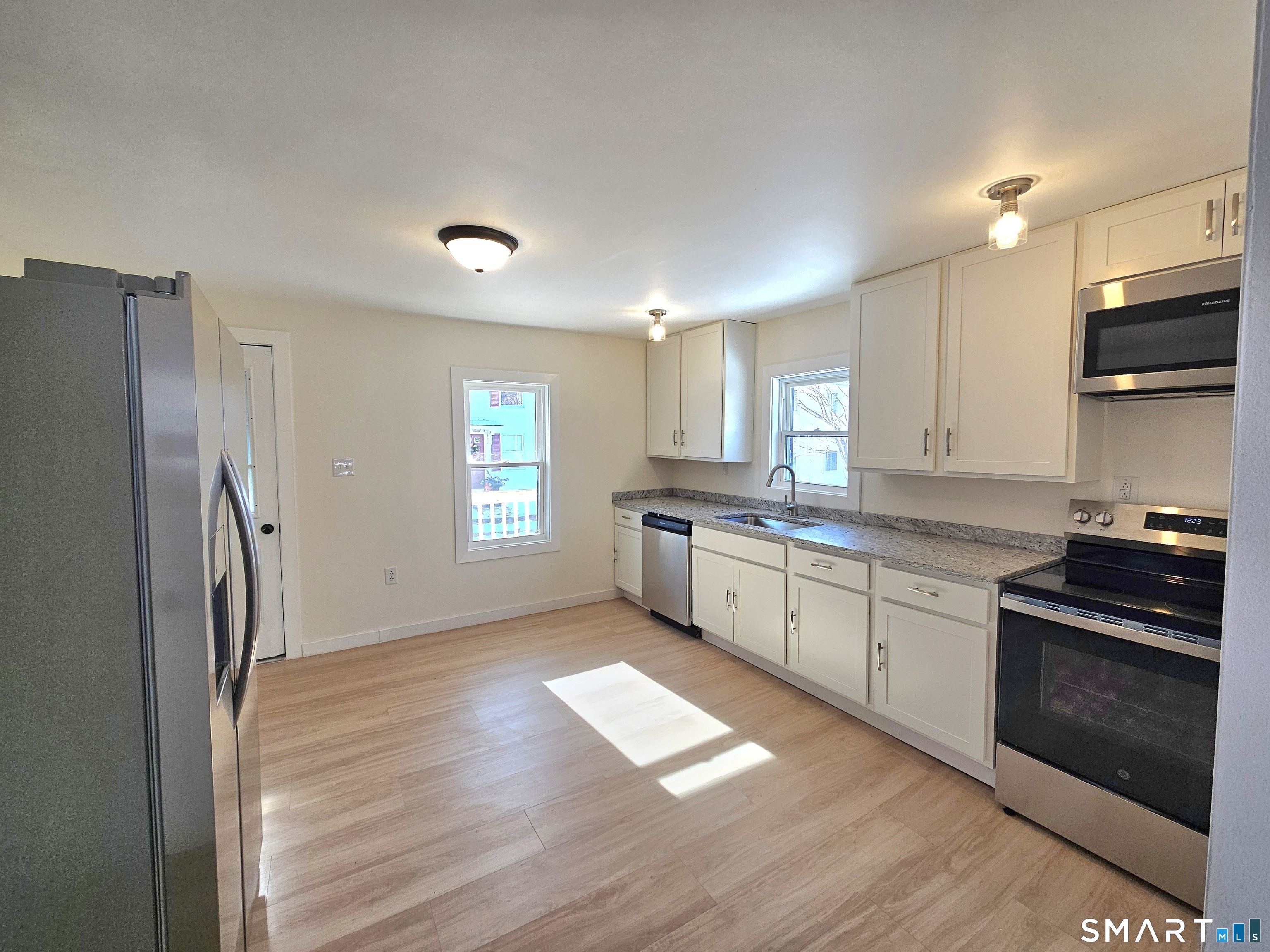 55 Battey Street Putnam, CT 06260 - Photo 6 of 24