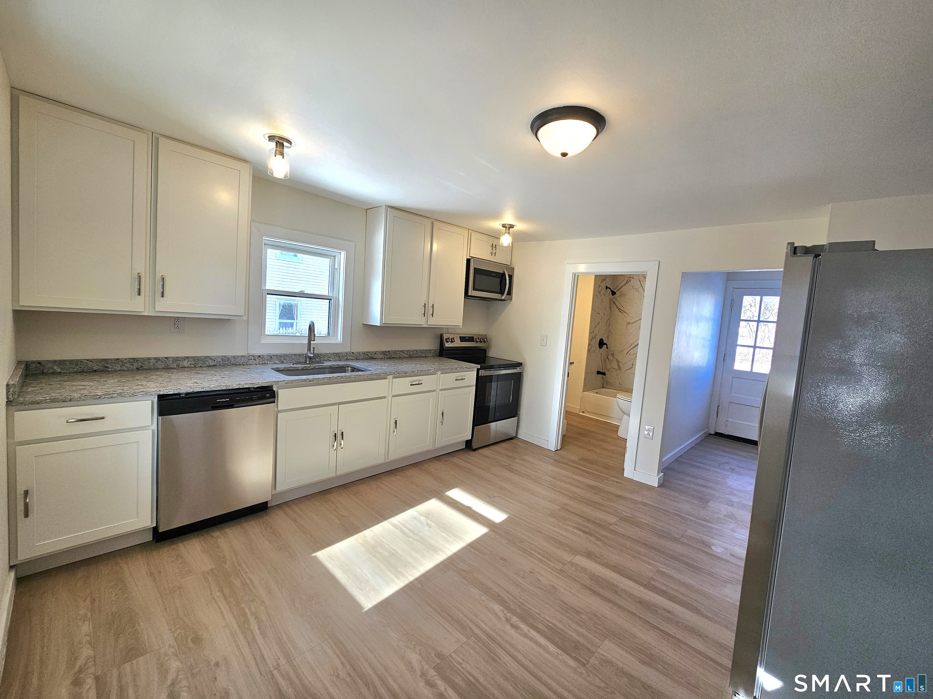 55 Battey Street Putnam, CT 06260 - Photo 7 of 24