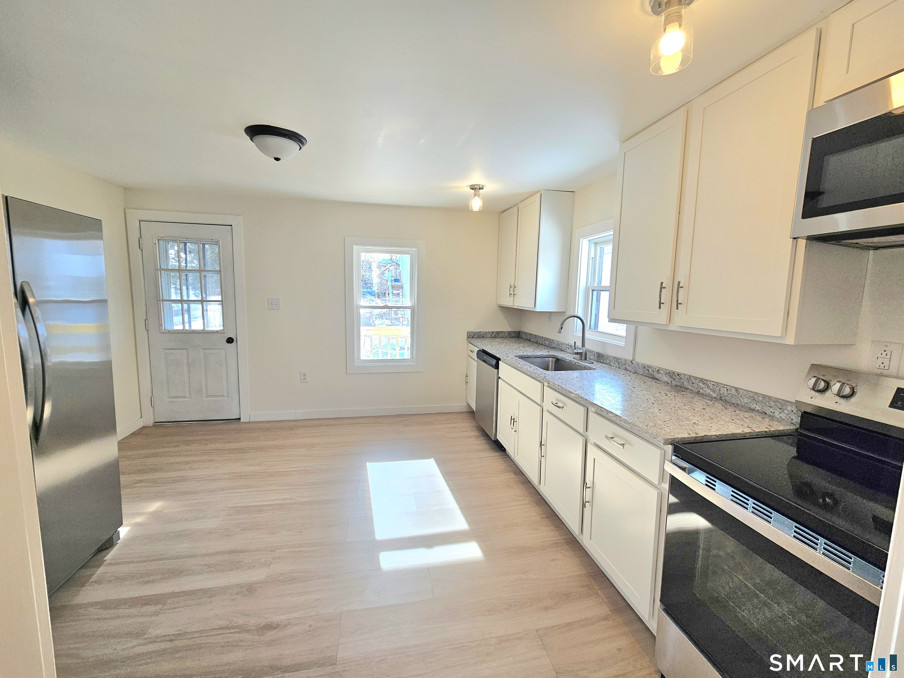 55 Battey Street Putnam, CT 06260 - Photo 10 of 24