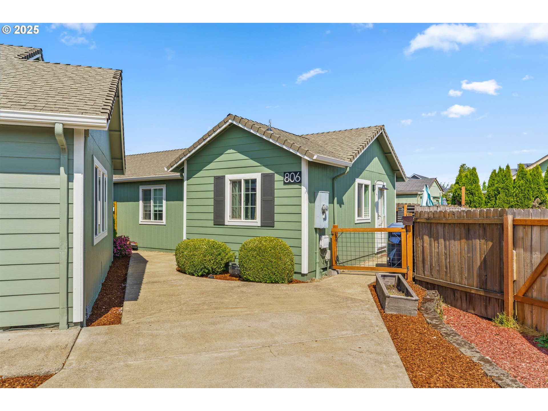 804 T Street Springfield, OR 97477 - Photo 3 of 45 a view of a house with a outdoor space