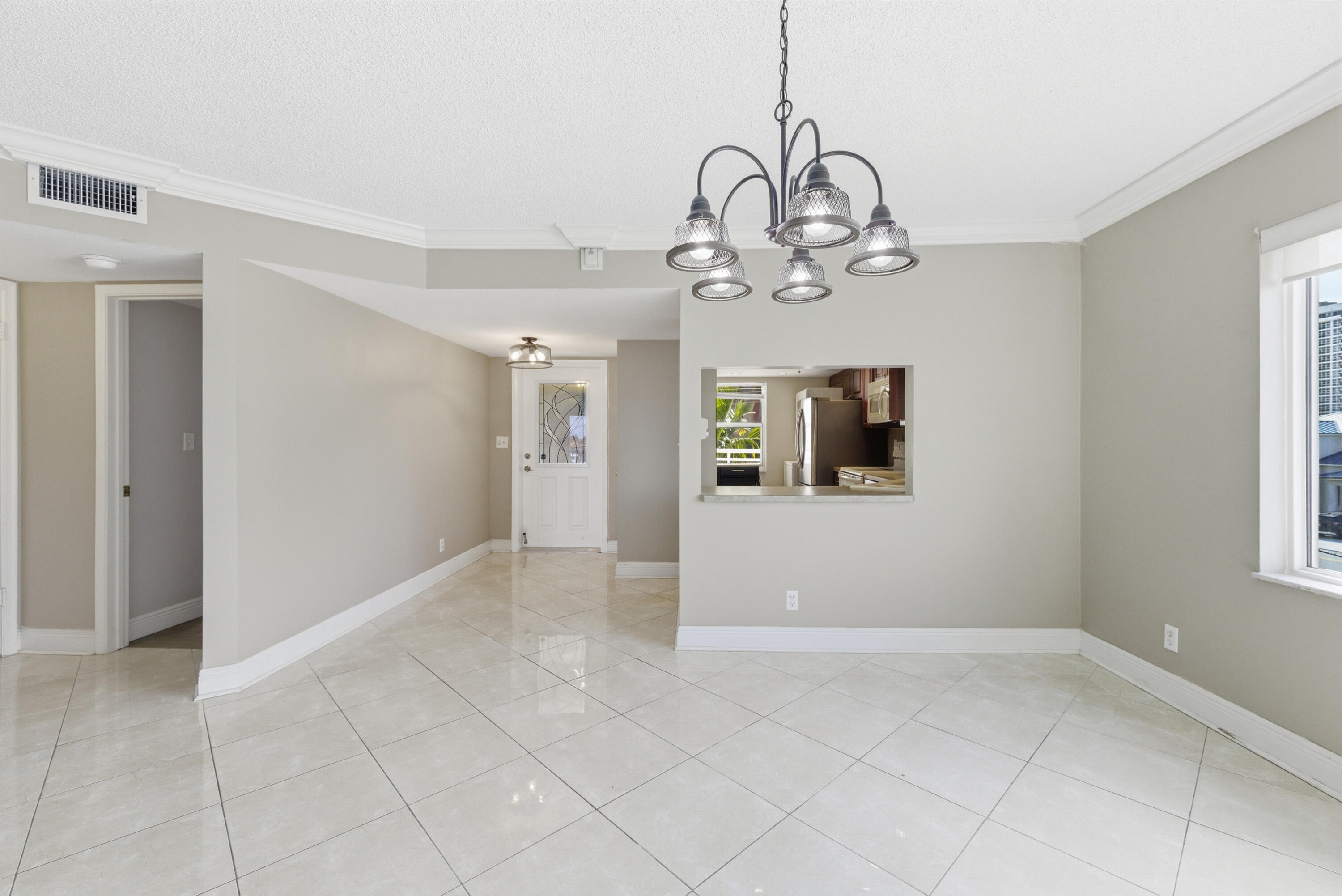 615 North Riverside Drive, Unit 301 Pompano Beach, FL 33062 - Photo 18 of 34 87_615_N_RIVERSIDE_DR_03112026_18PCT