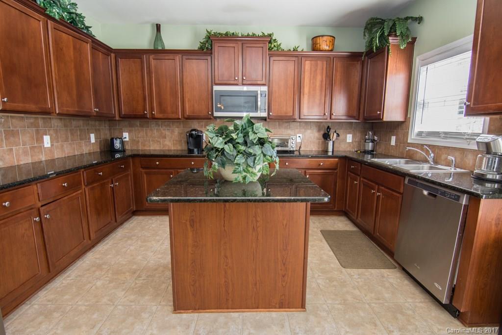 13637 Porter Creek Road Charlotte, NC 28262 - Photo 11 of 22 Gallery Image 11