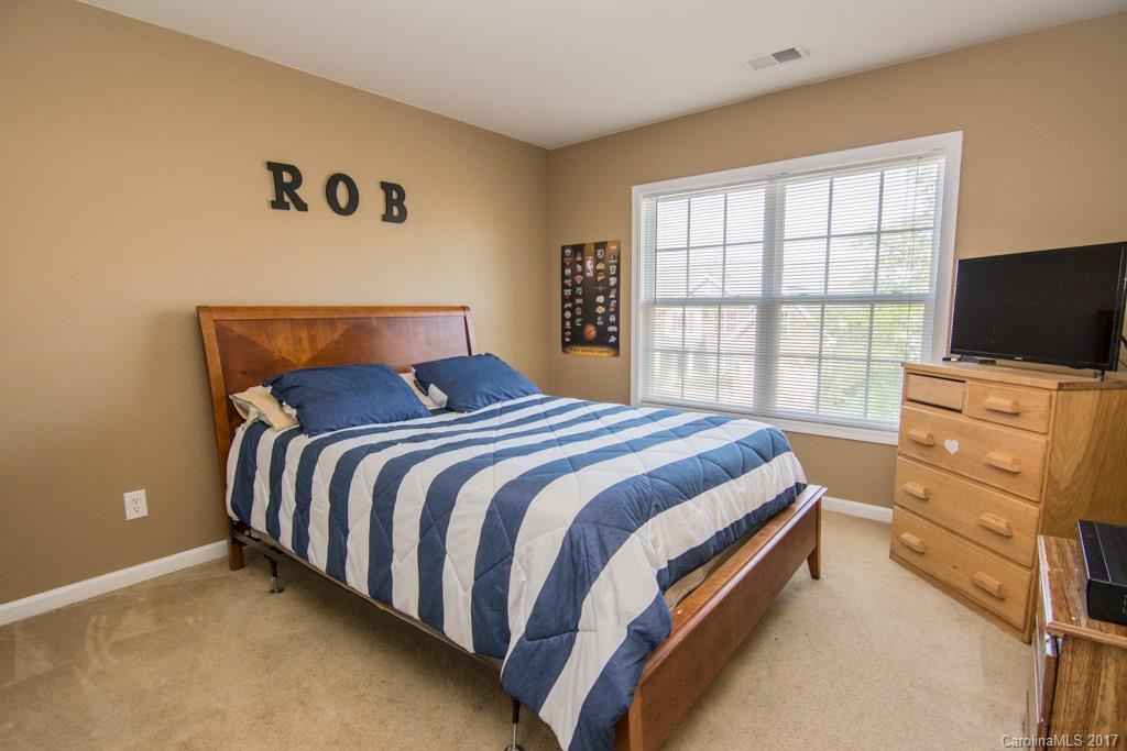 13637 Porter Creek Road Charlotte, NC 28262 - Photo 17 of 22 Gallery Image 17