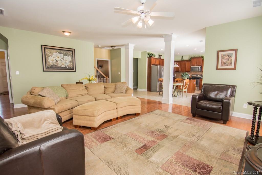 13637 Porter Creek Road Charlotte, NC 28262 - Photo 8 of 22 Gallery Image 8