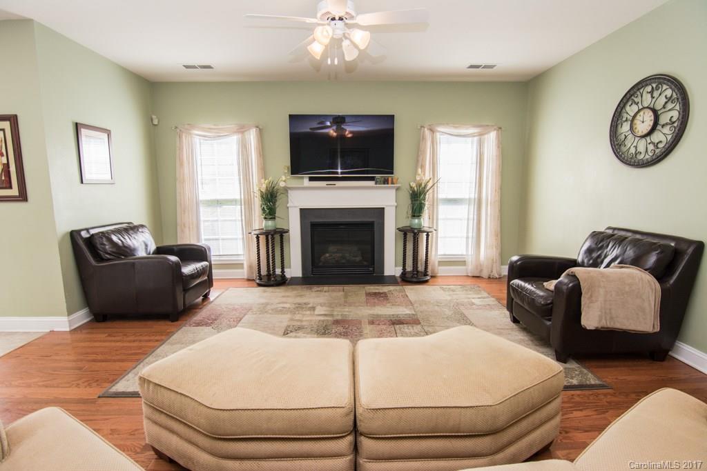 13637 Porter Creek Road Charlotte, NC 28262 - Photo 9 of 22 Gallery Image 9