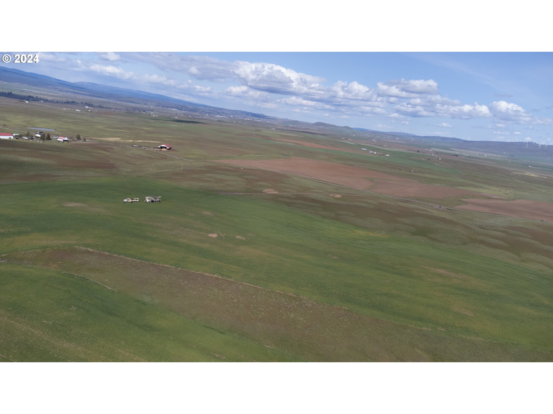 345 Erickson Road Centerville, WA 98613 - Photo 17 of 29 a black and white photo of a lake