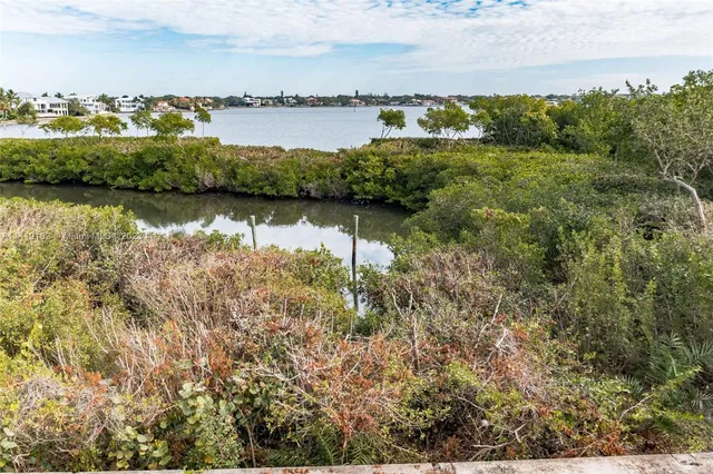 $4,850,000 | 7707 Midnight Pass Road, Sarasota, FL 34242