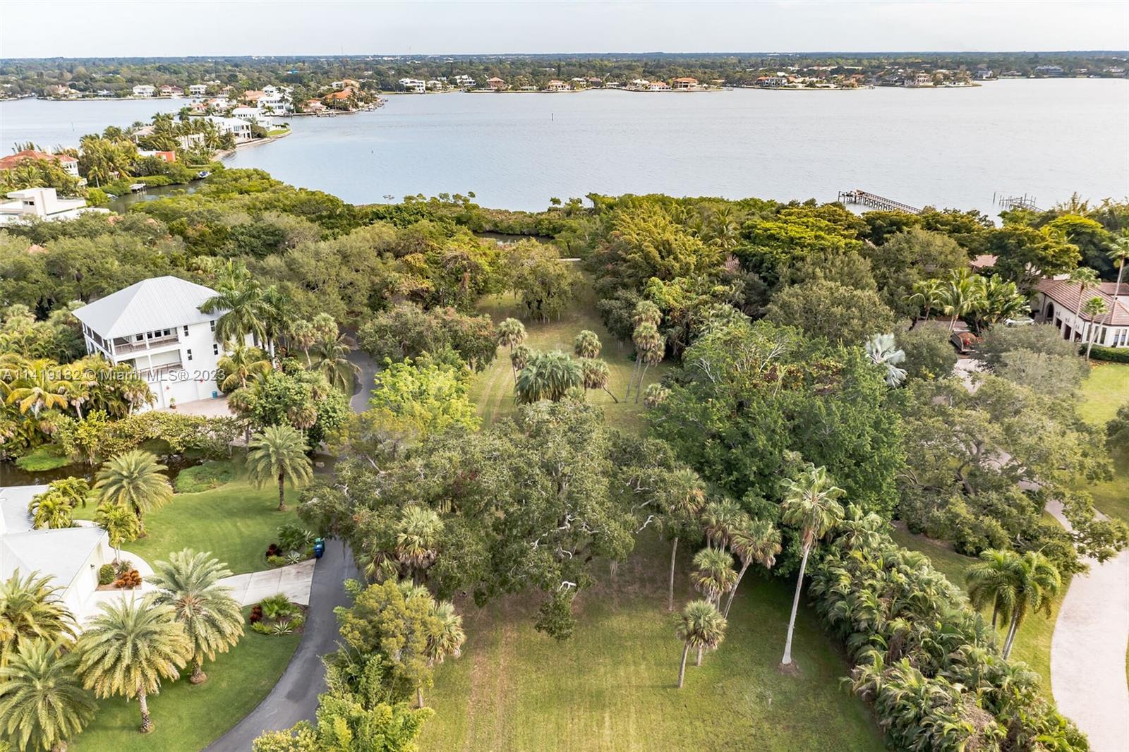 7707 Midnight Pass Road Sarasota, FL 34242 - Photo 7 of 30