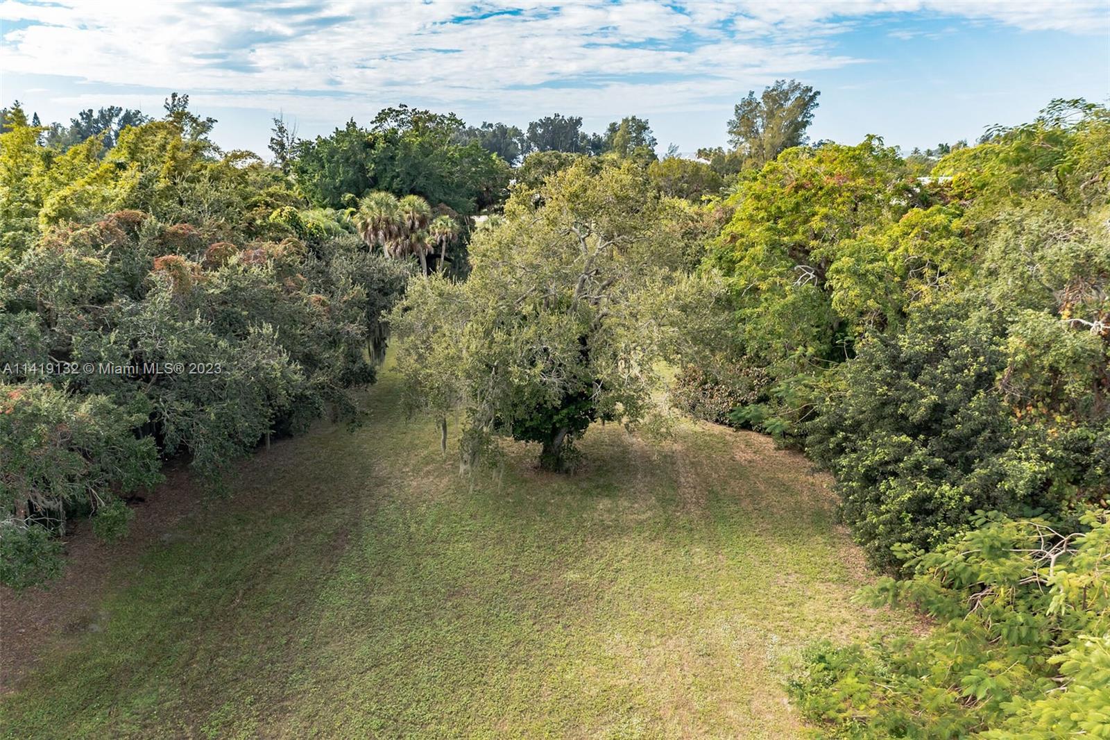 7707 Midnight Pass Road Sarasota, FL 34242 - Photo 9 of 30