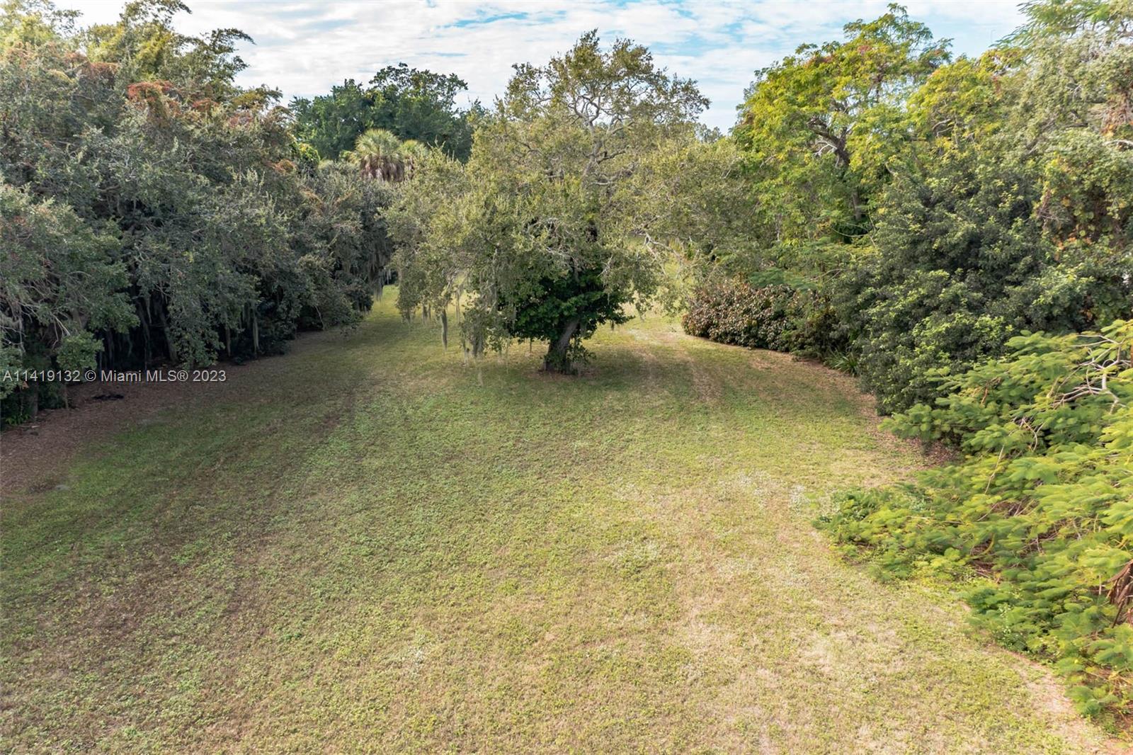 7707 Midnight Pass Road Sarasota, FL 34242 - Photo 10 of 30