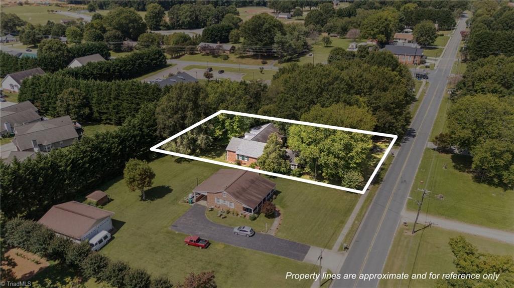 301 West Dalton Road King, NC 27021 - Photo 3 of 36 Gallery Image 3