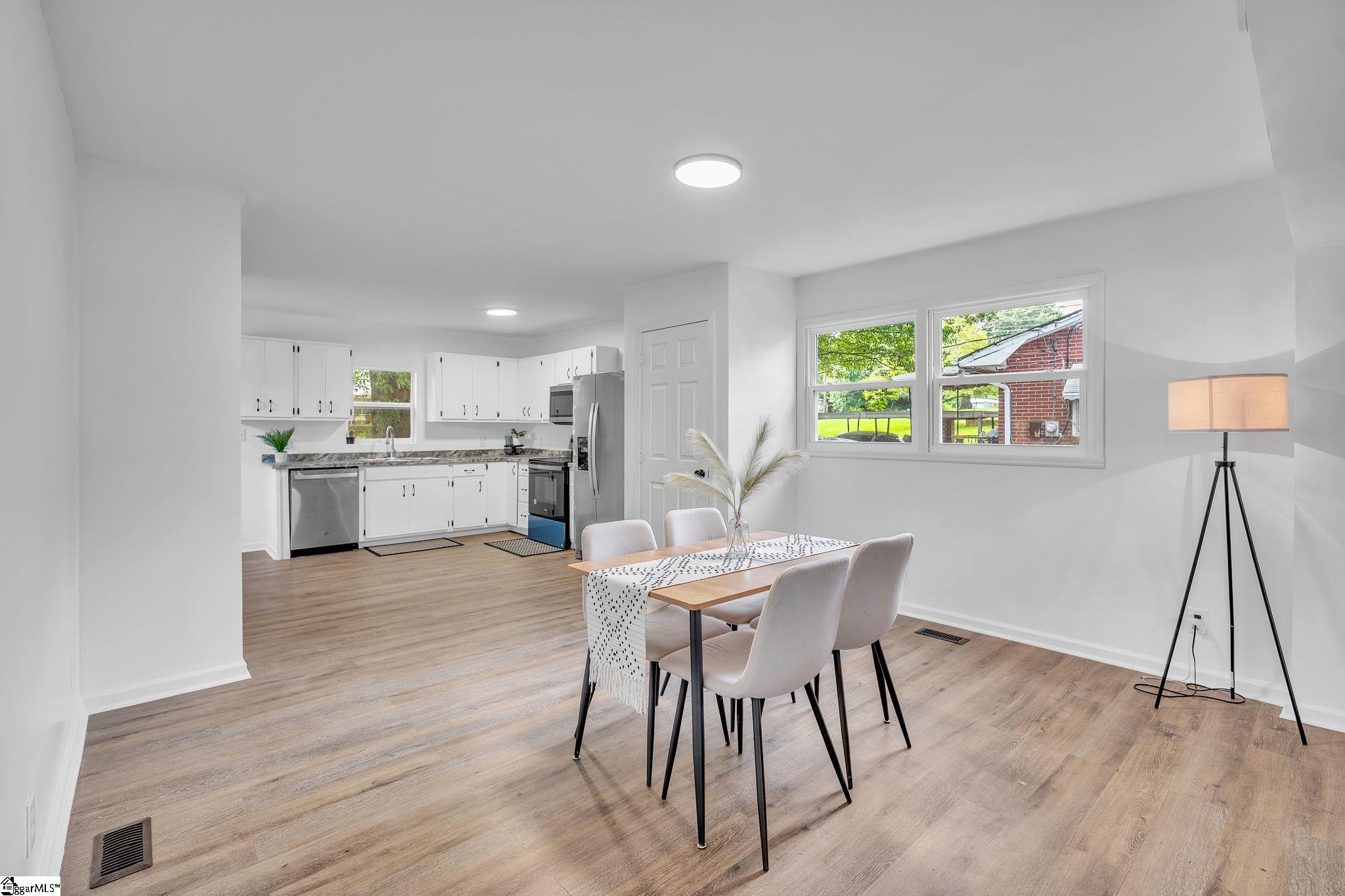 402 Chatham Avenue Gaffney, SC 29340 - Photo 4 of 11