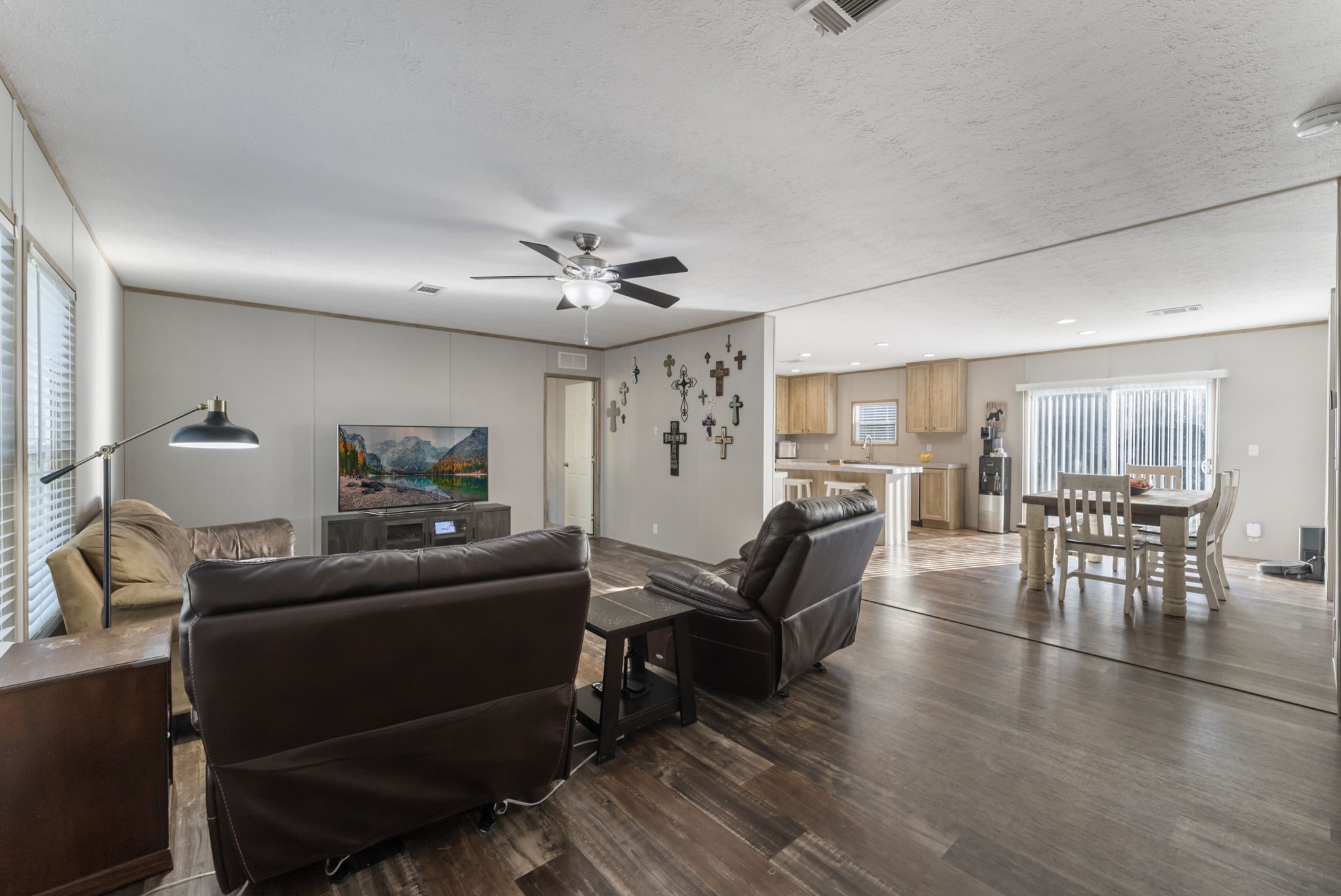 6913 Fm 3081 Road Willis, TX 77378 - Photo 7 of 46 a living room with furniture