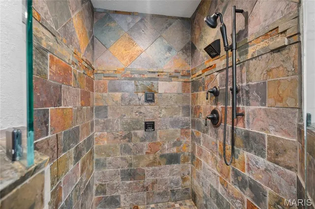 $649,000 | 451 Riverway Drive, Doniphan, MO 63935