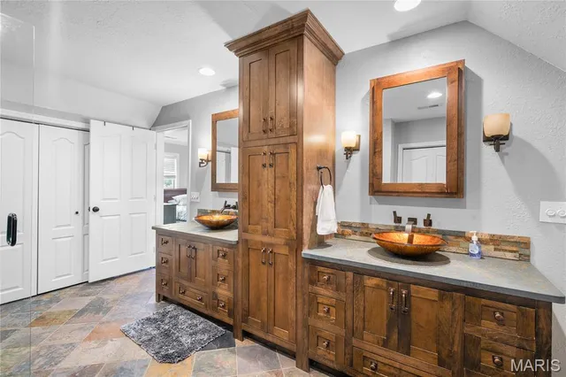 $649,000 | 451 Riverway Drive, Doniphan, MO 63935