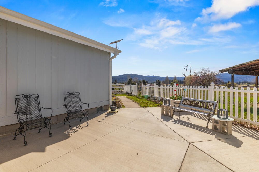 32315 Modoc Point Road Chiloquin, OR 97624 - Photo 57 of 71 32315ModocPointRd-28