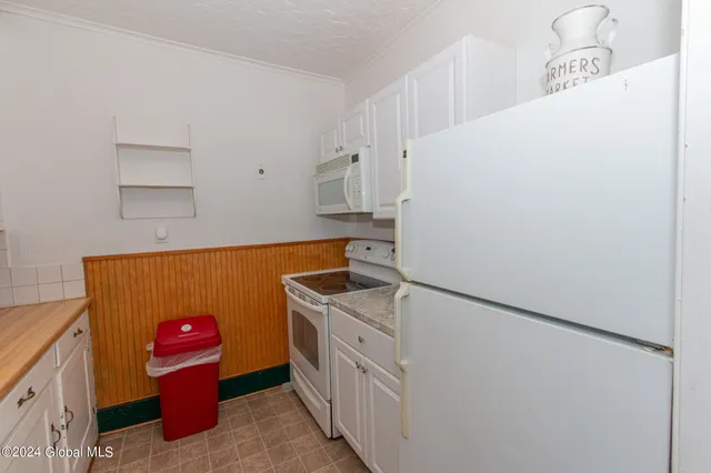 $1,600 | 461 North Main Street, Unit 2, Gloversville, NY 12078