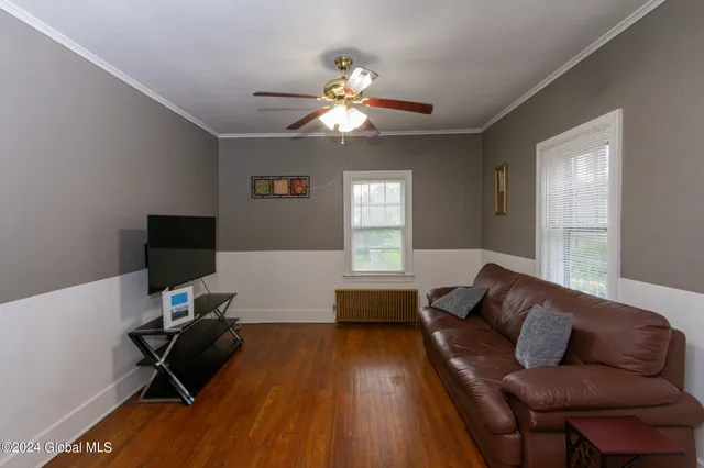 $1,600 | 461 North Main Street, Unit 2, Gloversville, NY 12078