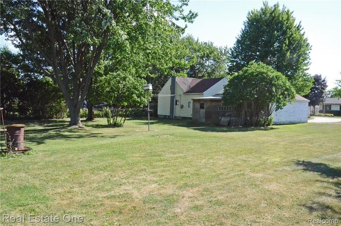 3851 Dearborn Avenue Rochester, MI 48309 - Photo 12 of 12 Side View.jpg