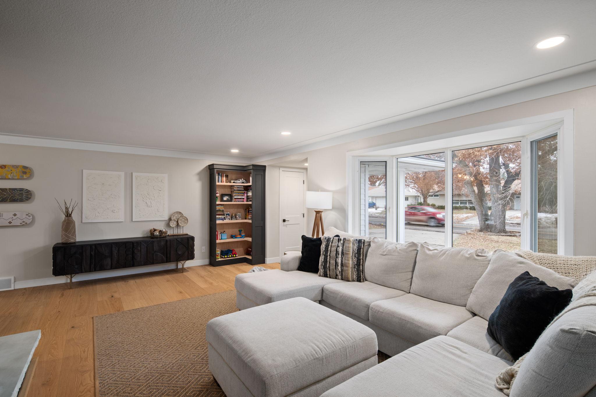 4721 Valley View Road Edina, MN 55424 - Photo 9 of 49 Gallery Image 9