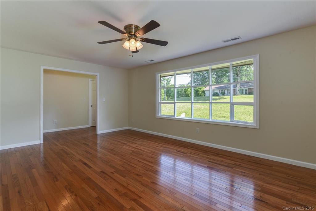 435 Asbury Road Candler, NC 28715 - Photo 4 of 24 Gallery Image 4