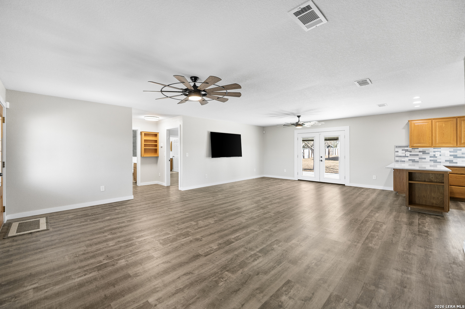 433 West Klein Road New Braunfels, TX 78130 - Photo 6 of 48