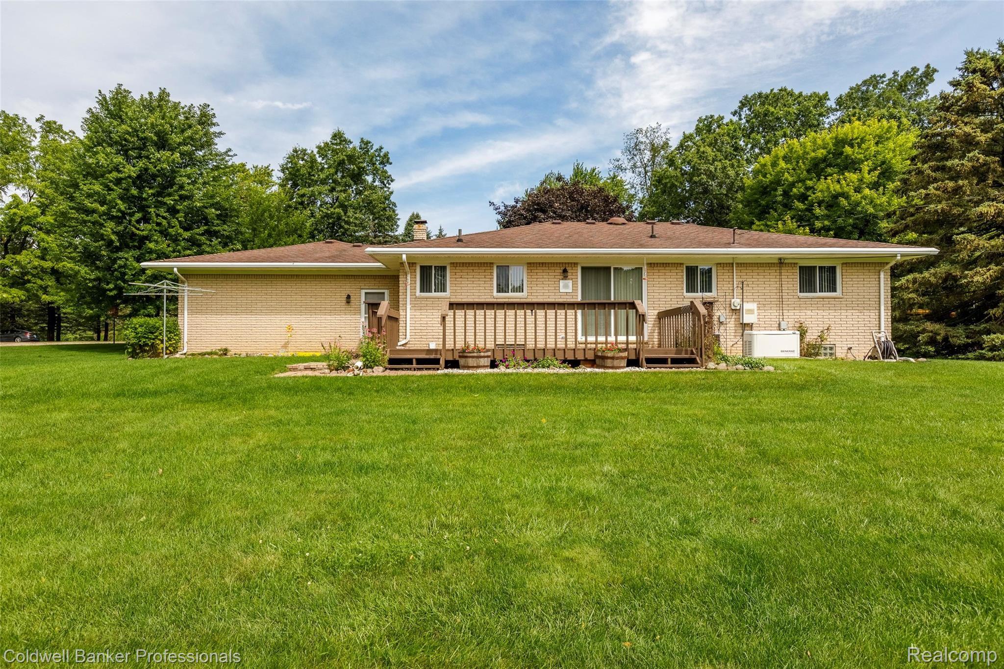 6945 Hubbard Road Clarkston, MI 48348 - Photo 21 of 22 NO HOA FEES either!