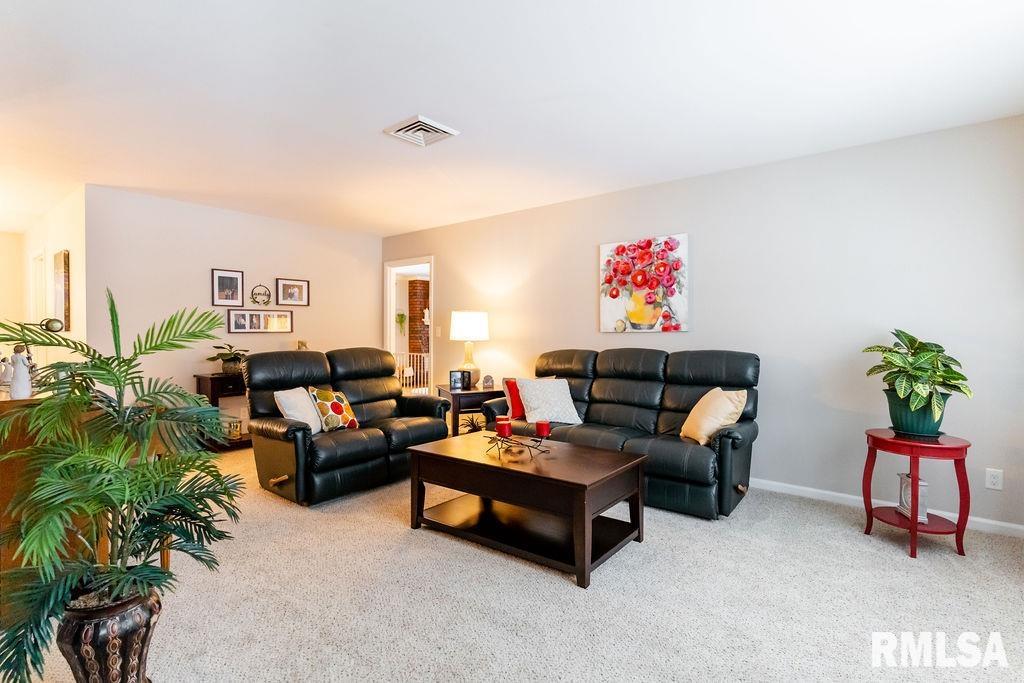 2320 Bates Avenue Springfield, IL 62704 - Photo 3 of 29 Gallery Image 3