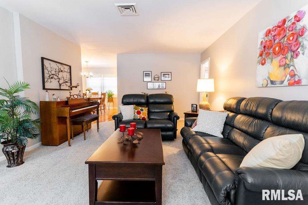 2320 Bates Avenue Springfield, IL 62704 - Photo 4 of 29 Gallery Image 4