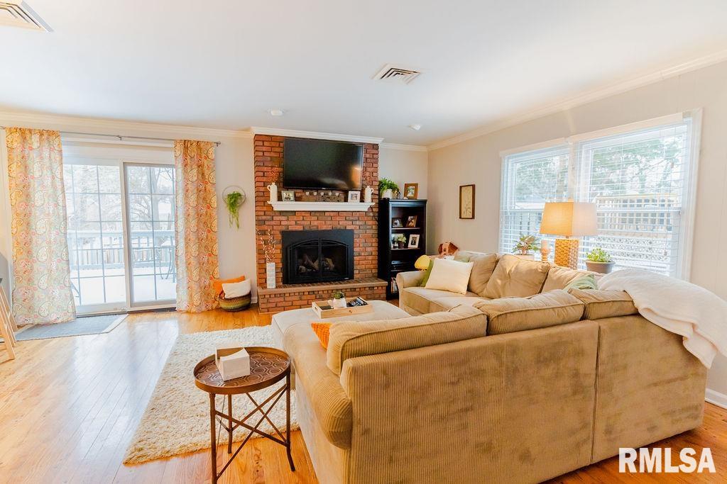 2320 Bates Avenue Springfield, IL 62704 - Photo 10 of 29 Gallery Image 10