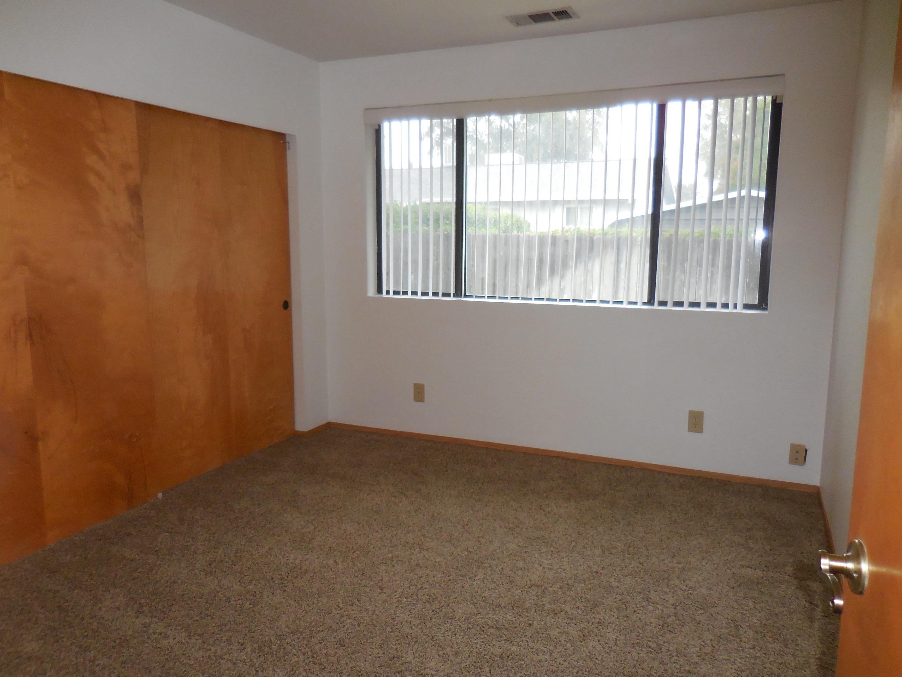 6855 Irving Road Redding, CA 96001 - Photo 21 of 23 DSCN0713