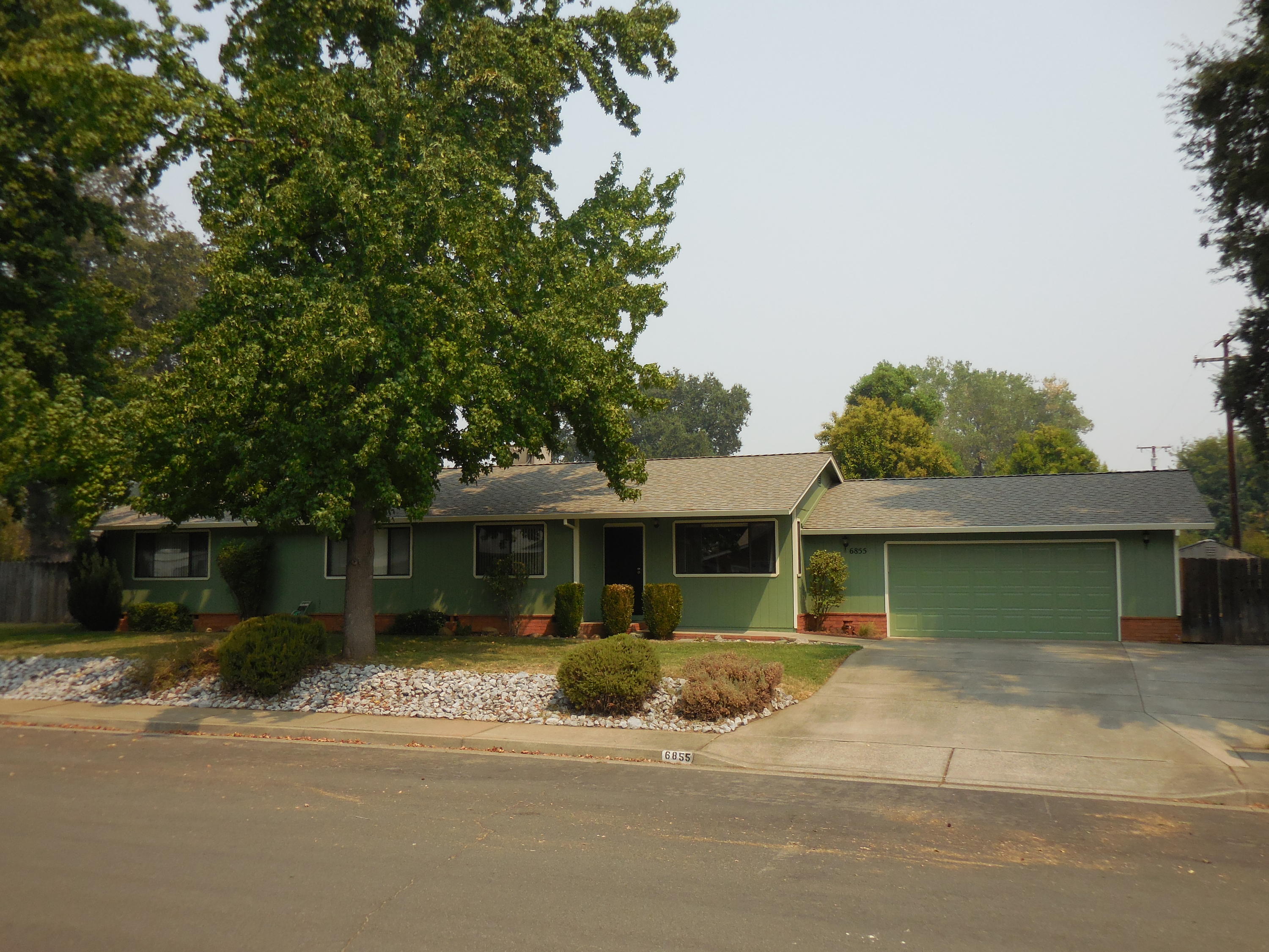 6855 Irving Road Redding, CA 96001 - Photo 4 of 23 DSCN0665