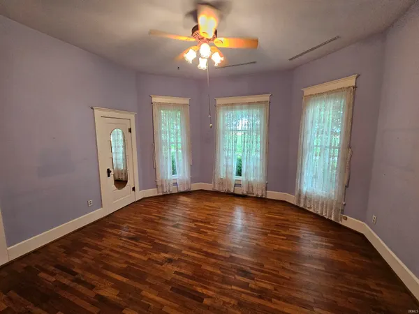 $525,000 | 3232 South Petersburg Road, Wheatland, IN 47597