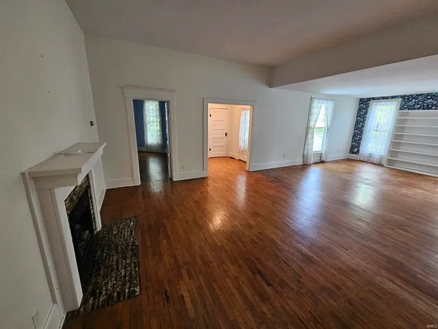 $555,000 | 3232 South Petersburg Road, Wheatland, IN 47597