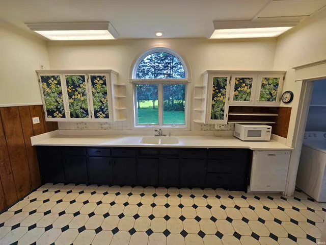 $555,000 | 3232 South Petersburg Road, Wheatland, IN 47597