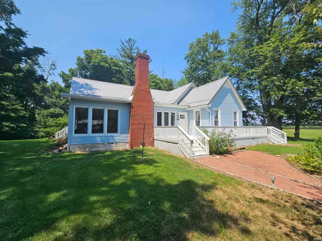 $555,000 | 3232 South Petersburg Road, Wheatland, IN 47597