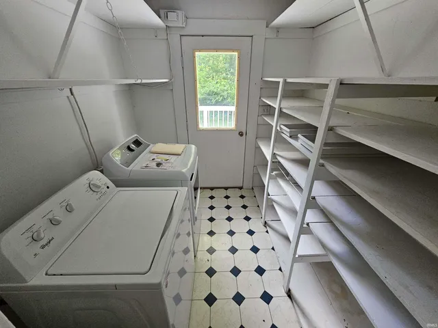 $555,000 | 3232 South Petersburg Road, Wheatland, IN 47597