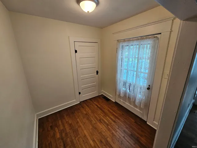 $555,000 | 3232 South Petersburg Road, Wheatland, IN 47597