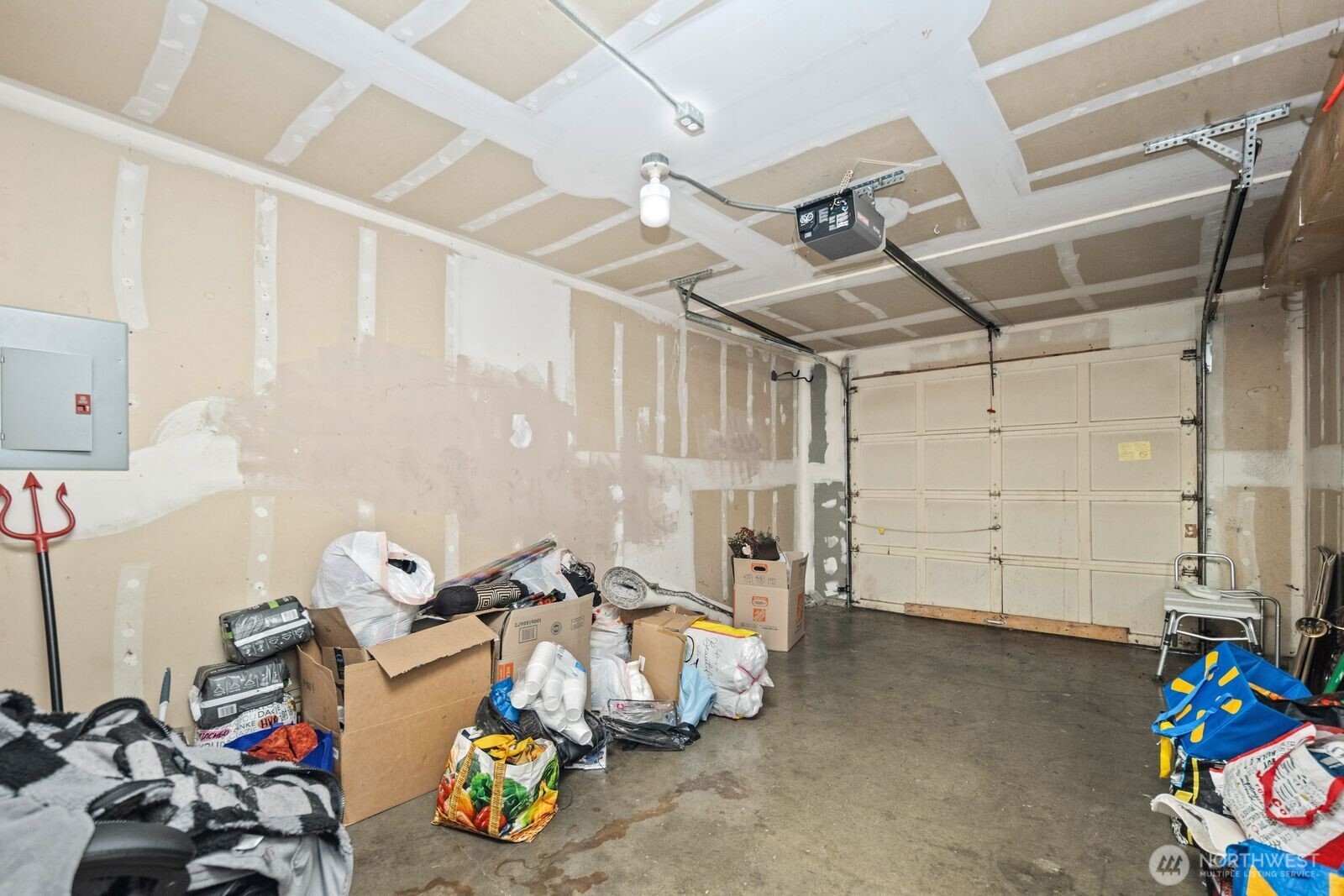 2100 South 336th Street, Unit G3 Federal Way, WA 98003 - Photo 22 of 27 a view of a room with gym equipment