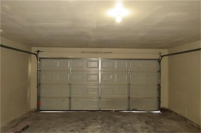 an empty room with a empty space